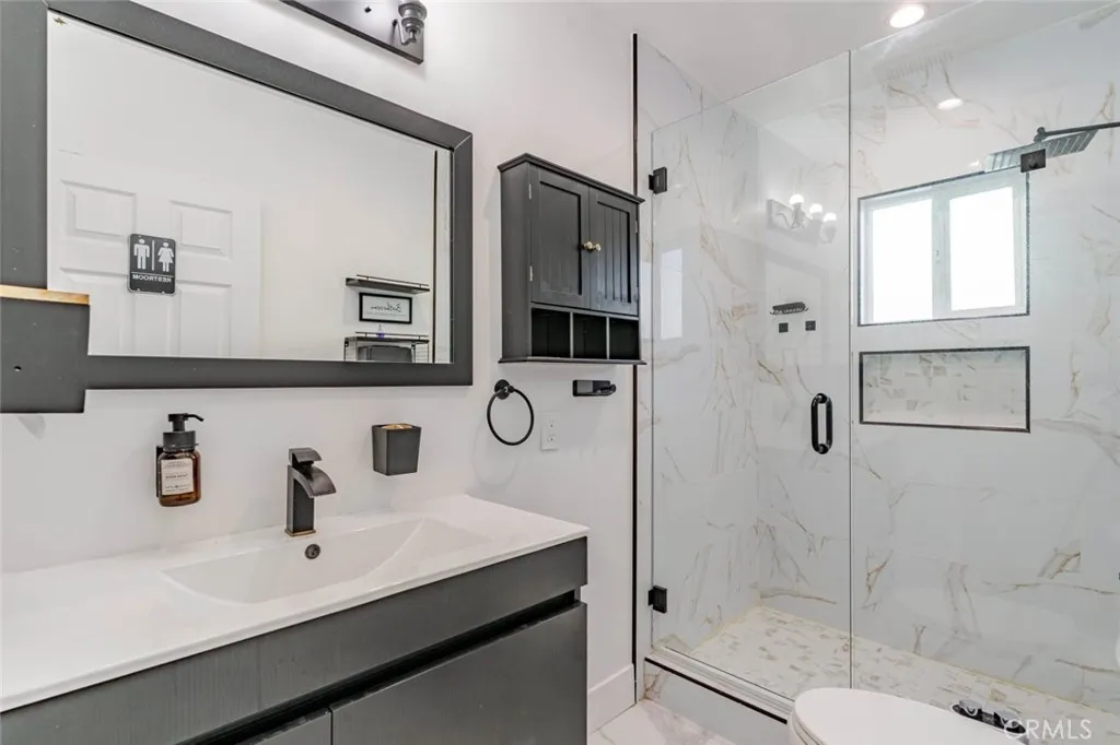 7315 Jamieson Avenue, Reseda, California 91335 home-pic-12